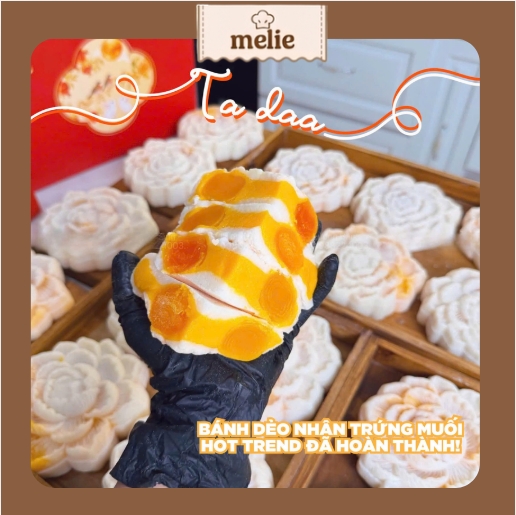 Set làm bánh dẻo sen nhuyễn trứng muối